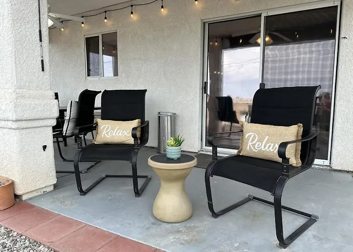 Holiday home View, Themed Rooms, King Beds, Fire Pit Lake Havasu City
