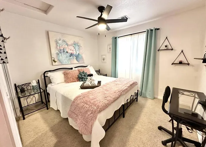 Holiday home View, Themed Rooms, King Beds, Fire Pit