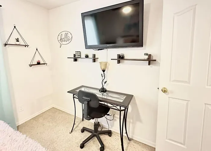 Holiday home View, Themed Rooms, King Beds, Fire Pit Lake Havasu City