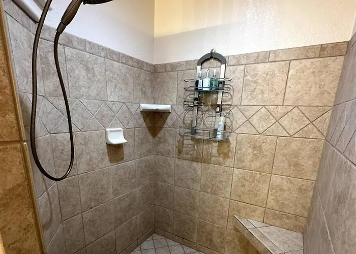 Holiday home View, Themed Rooms, King Beds, Fire Pit Lake Havasu City